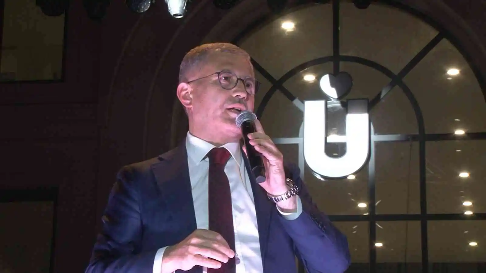 Mimar Sinan Çarşısı, Ekin Uzunlar konseriyle açıldı