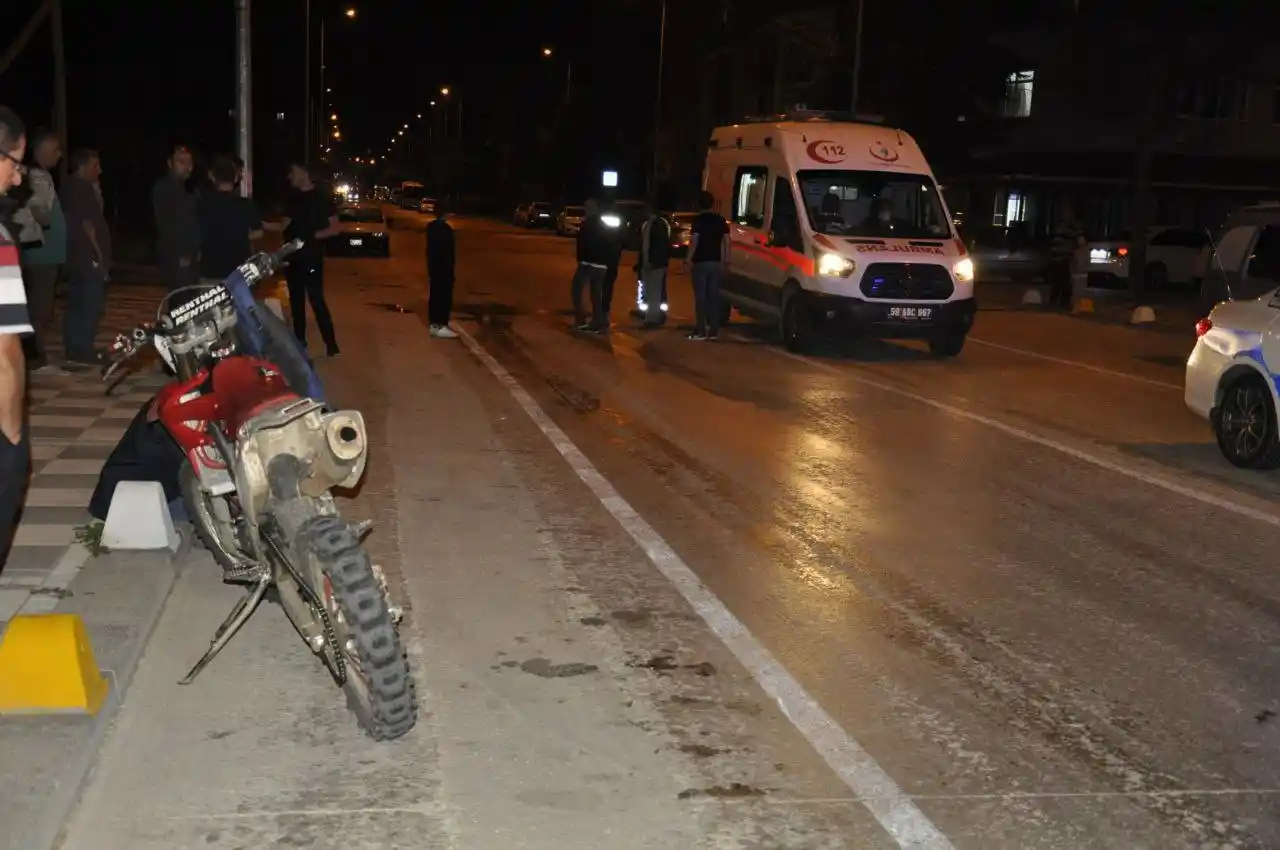 Motosikletten düşen sürücü ağır yaralandı