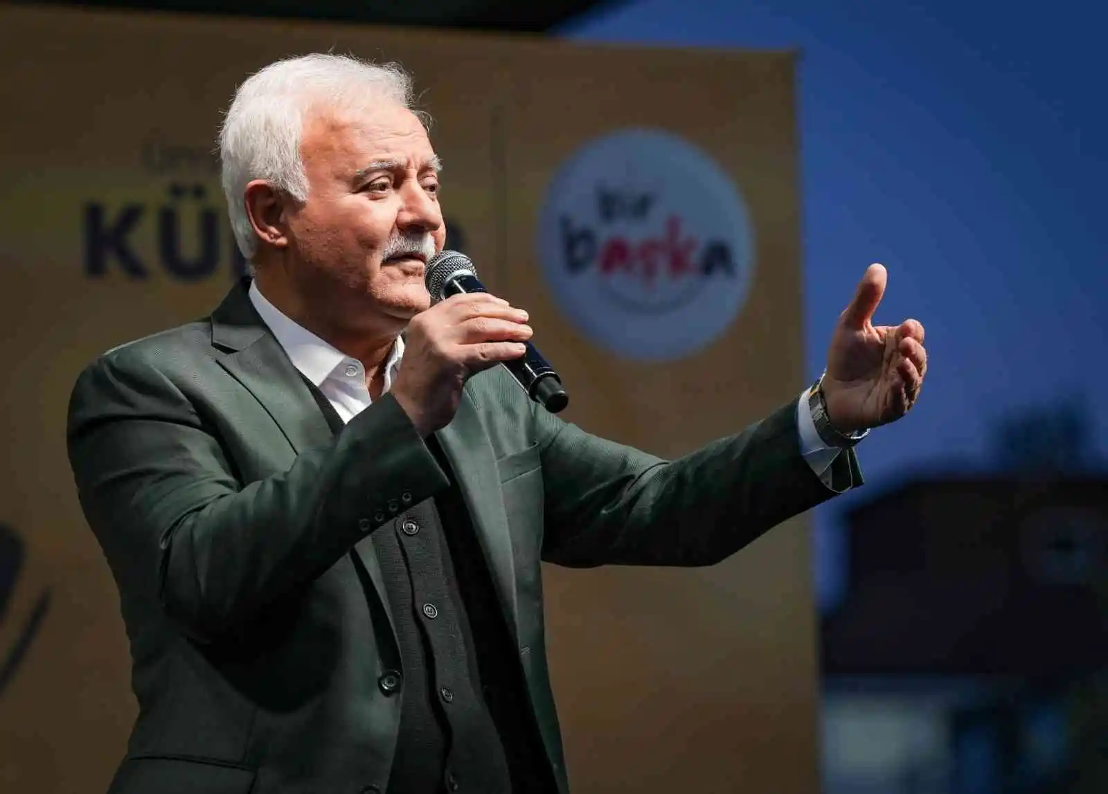 Nihat Hatipoğlu ve Abdurrahman Önül ‘Yaz Akşamları Sohbetleri’nde Ümraniye halkı ile buluştu