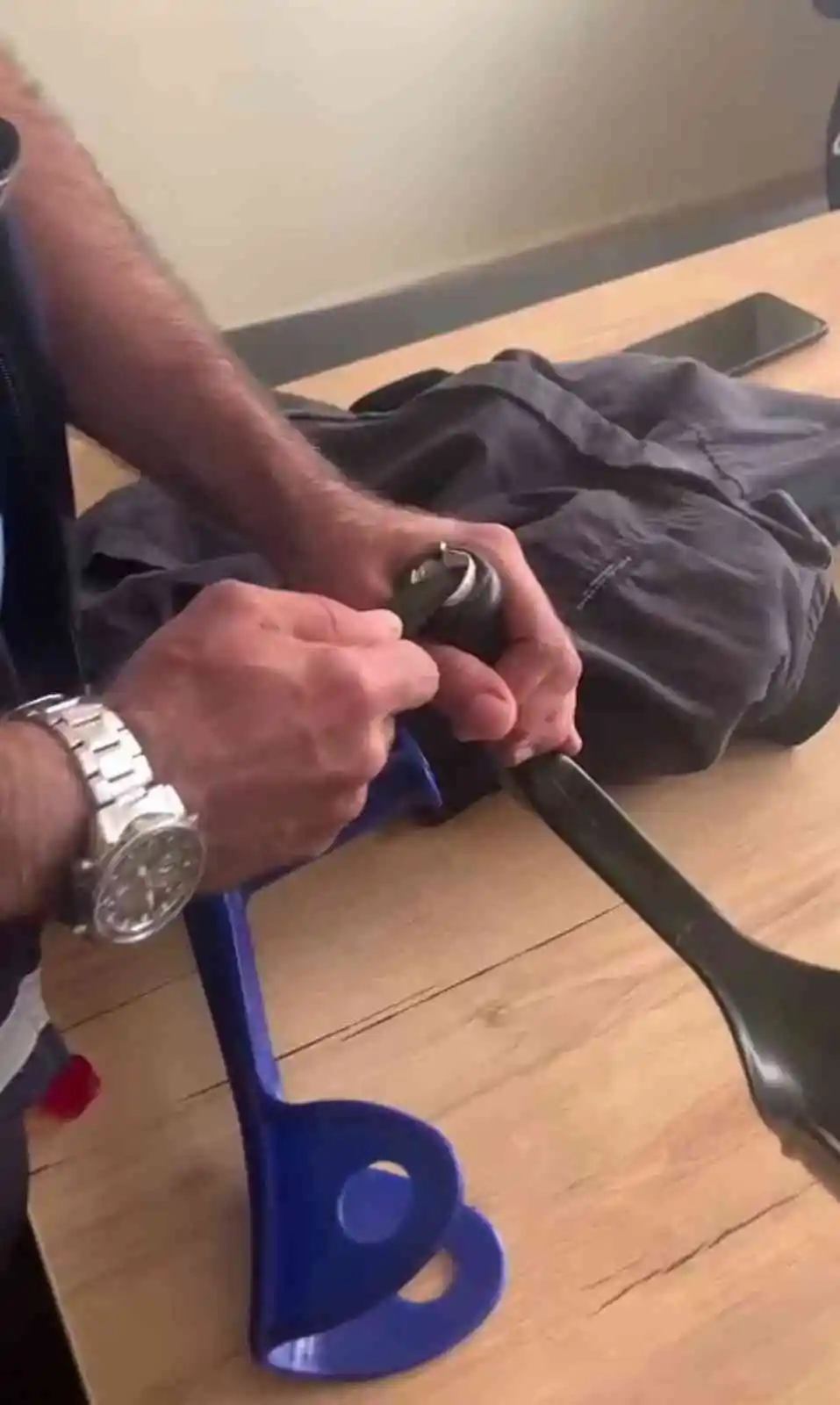 Paraları sakladığı yer ekipleri şaşkına çevirdi