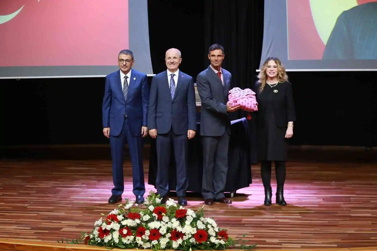 PAÜ’nün kuruluş etkinliği görkemli açılış töreniyle başladı