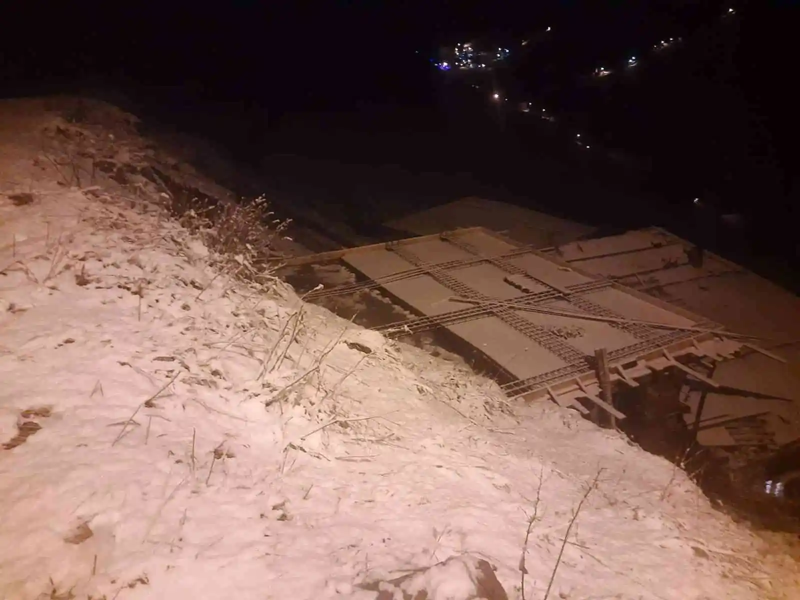 Rize’nin yüksek kesimlerine mevsimin ilk karı yağdı