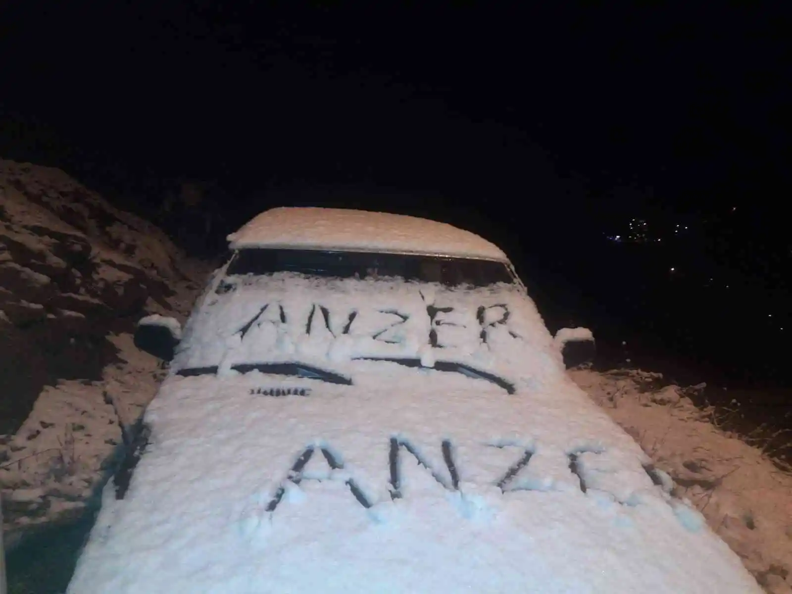 Rize’nin yüksek kesimlerine mevsimin ilk karı yağdı