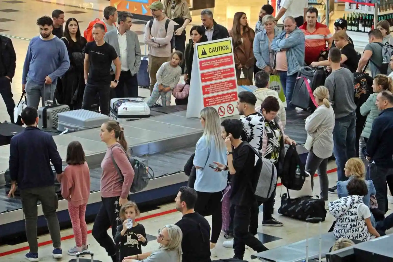 Seferberlik sonrası Rusya’dan Antalya’ya gelen günlük 80 uçağa 3-4 sefer ilave edilmiş durumda
