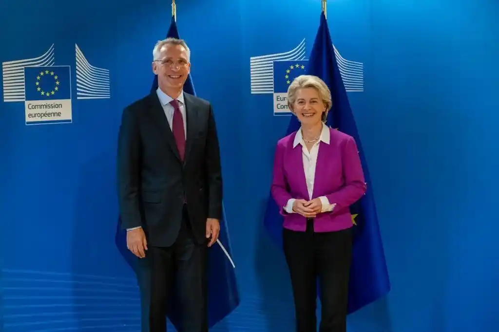 Stoltenberg ve von der Leyen Brüksel'de bir araya geldi
