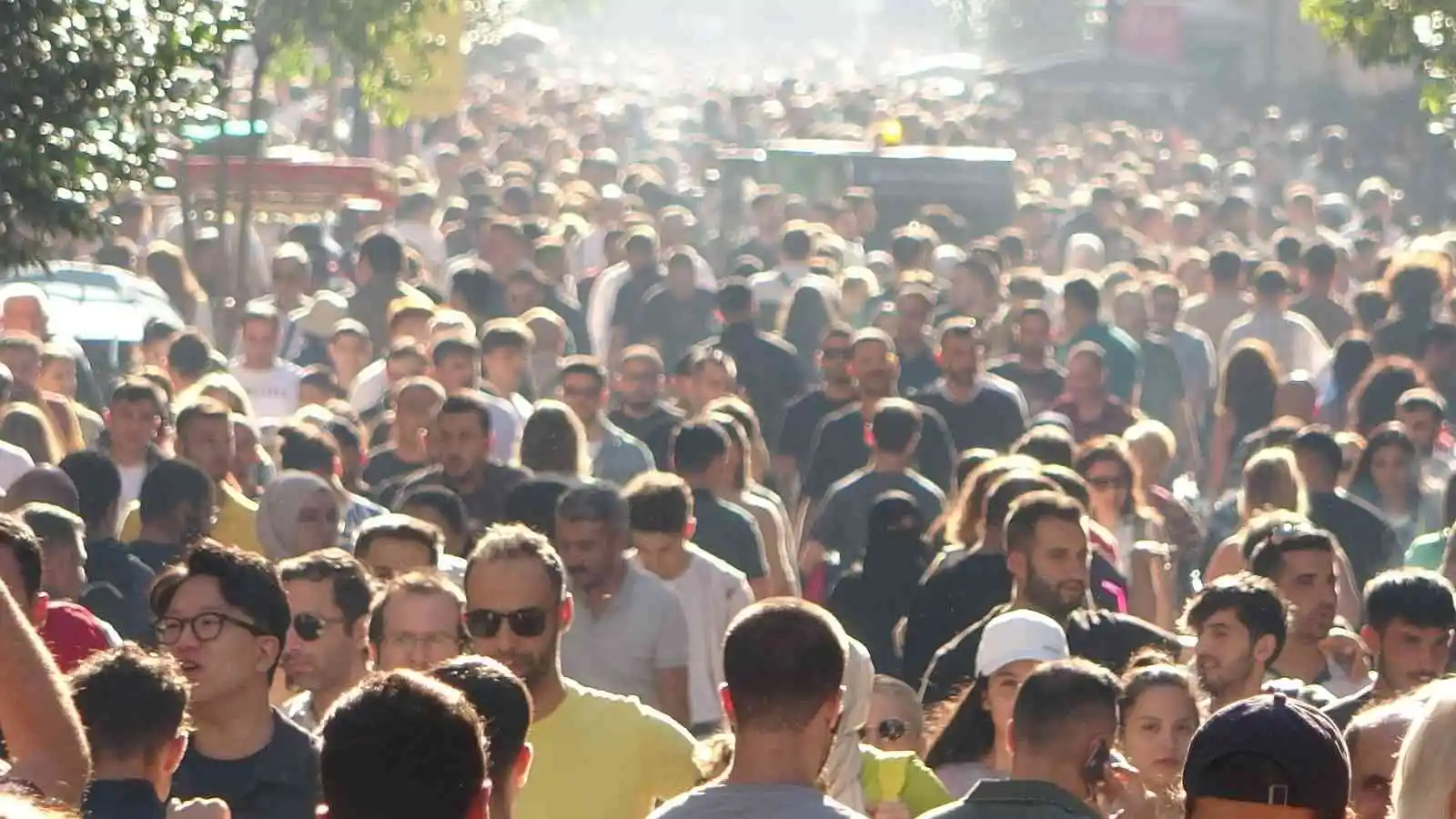 Taksim'de hafta sonu yoğunluğu