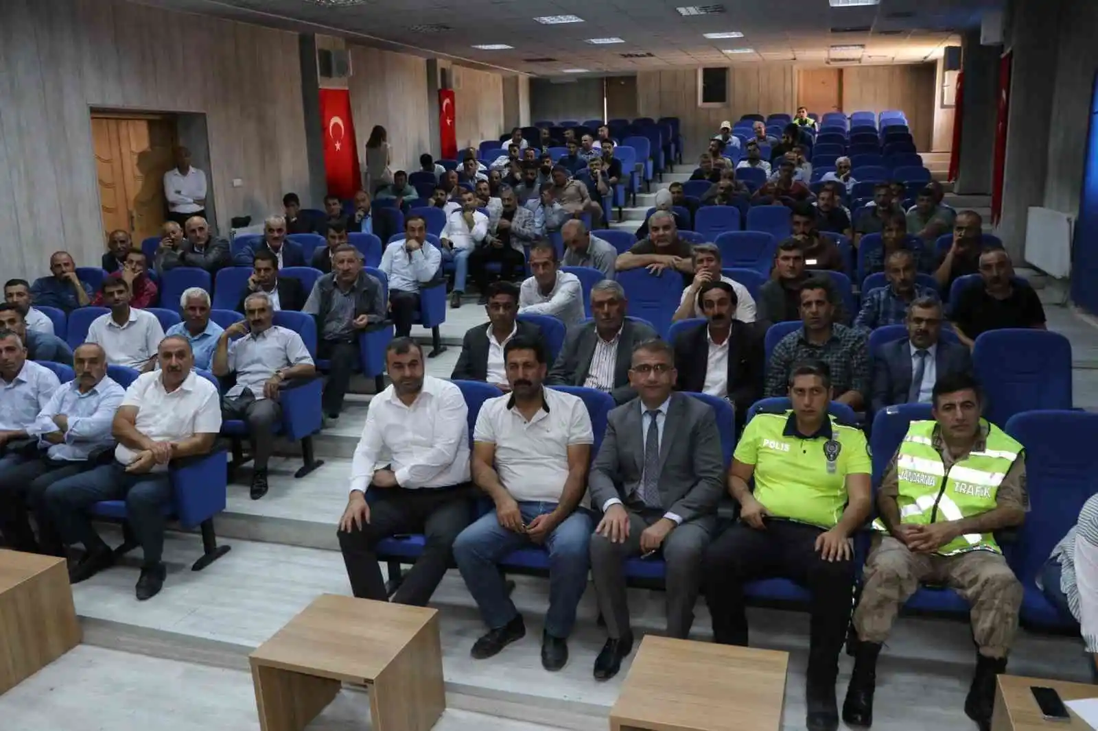 Taşımalı eğitim servis şoförleri ile toplantı yapıldı
