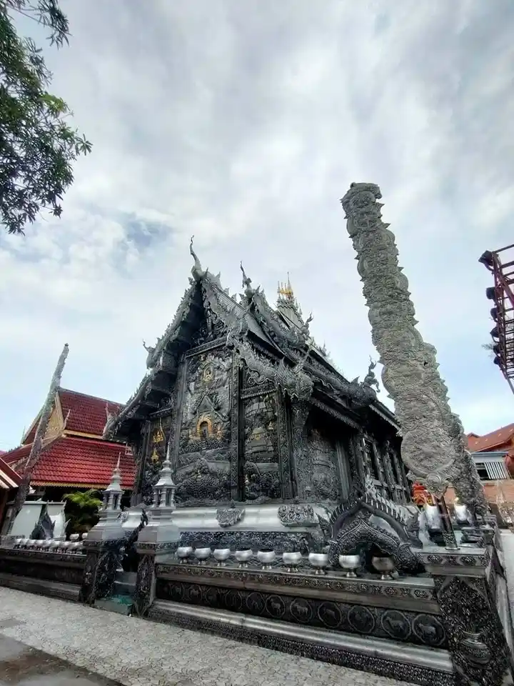 Tayland’da 500 yıllık tapınakta çökme

