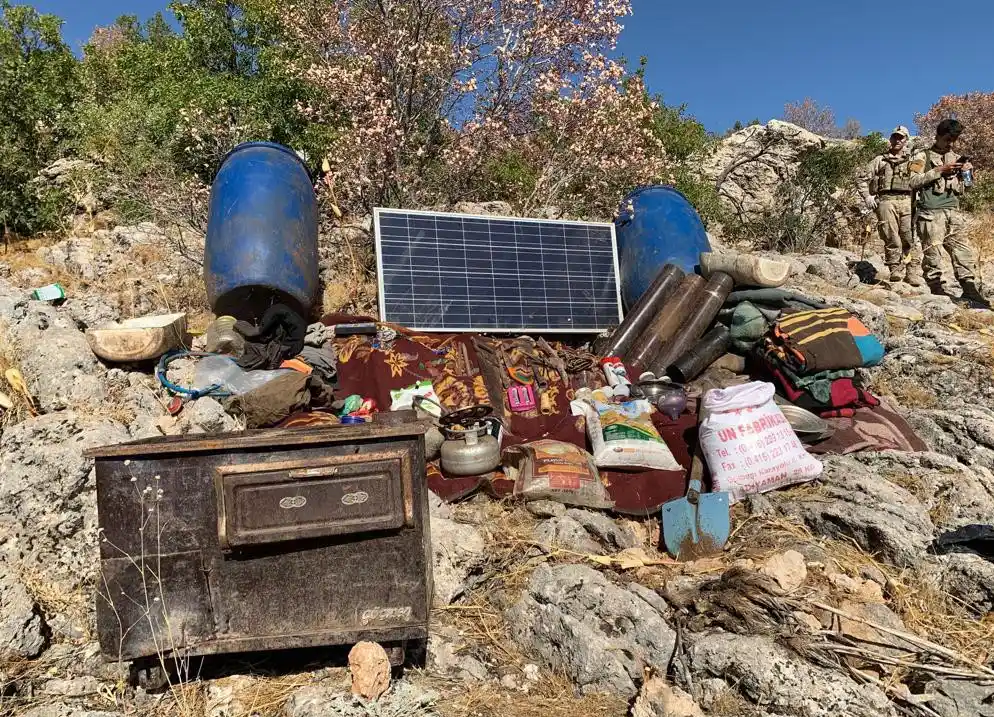 Terör örgütüne ait 3 ayrı noktada malzeme ele geçirildi
