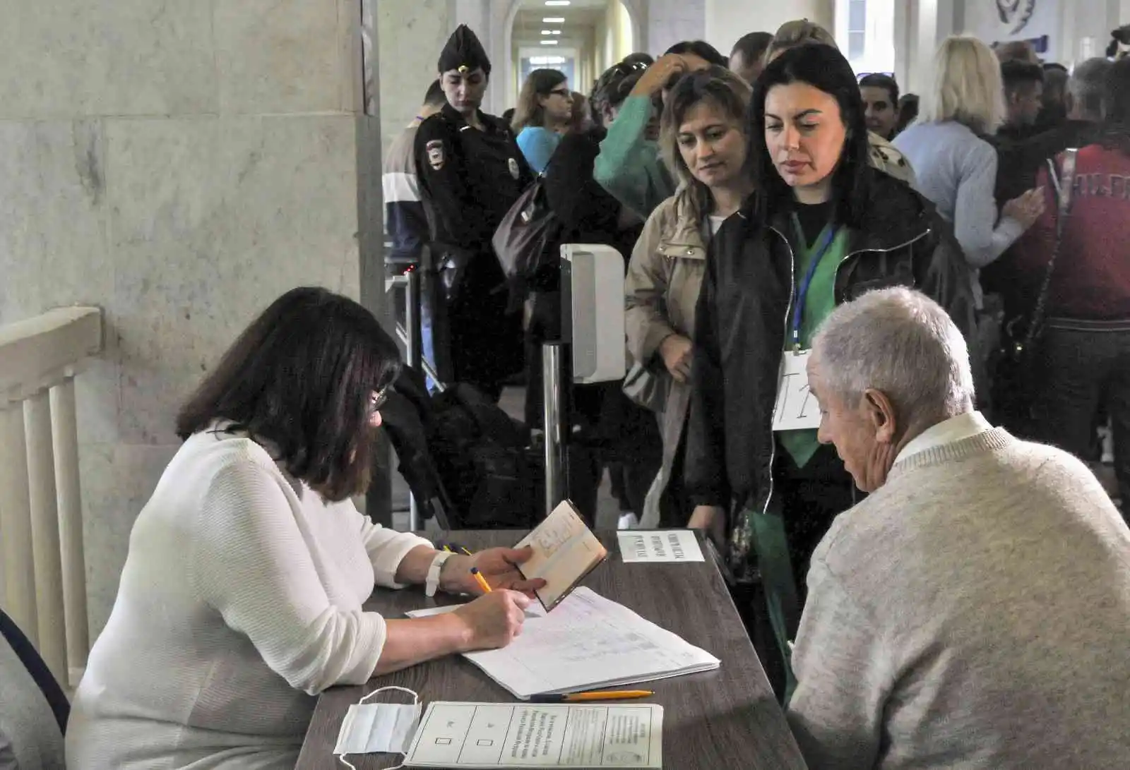 Ukrayna'daki sözde referandumlarda resmi olmayan sonuçlara göre Rusya'ya katılım desteklendi
