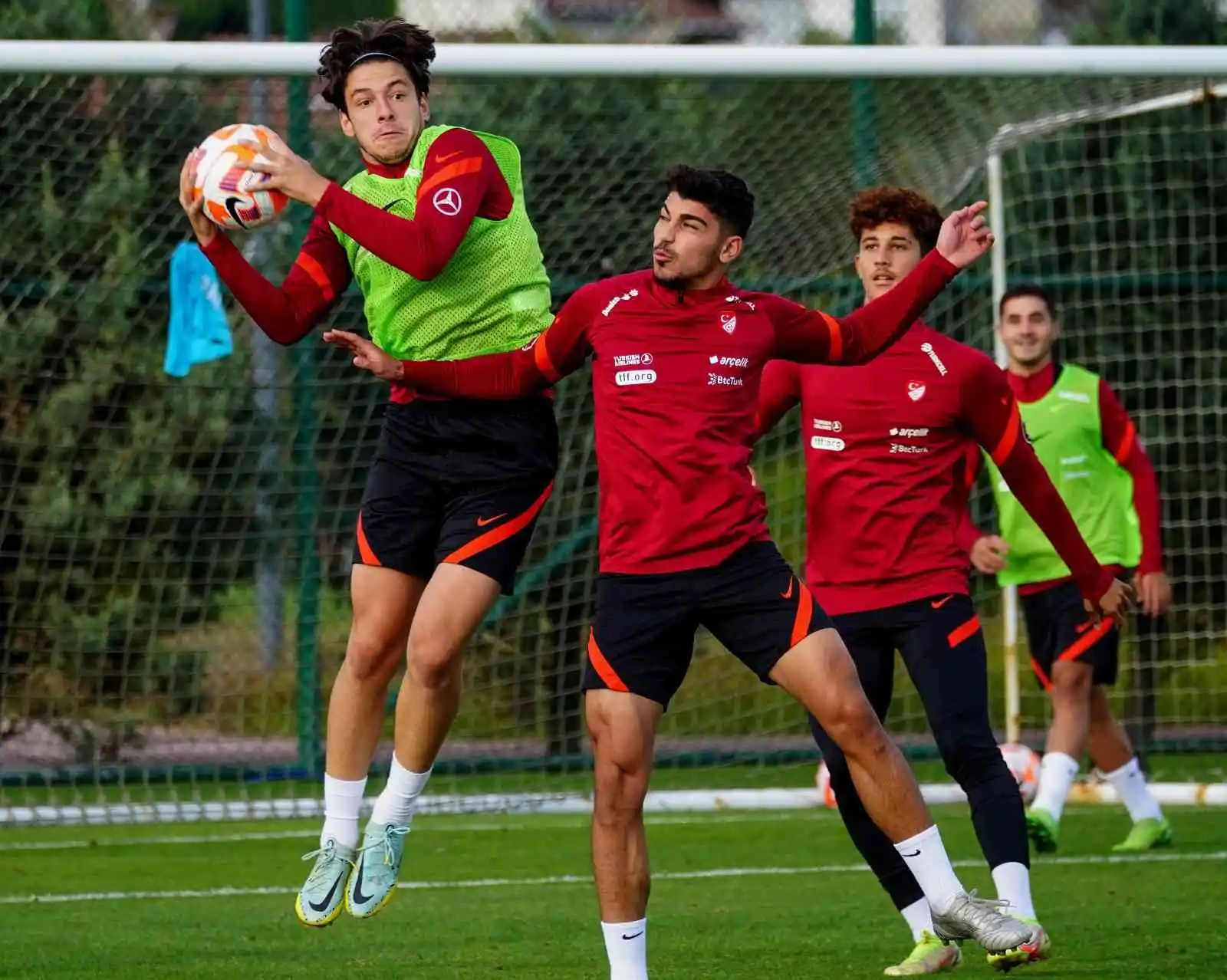 Ümit Milli Futbol Takımı çalışmalarına devam etti