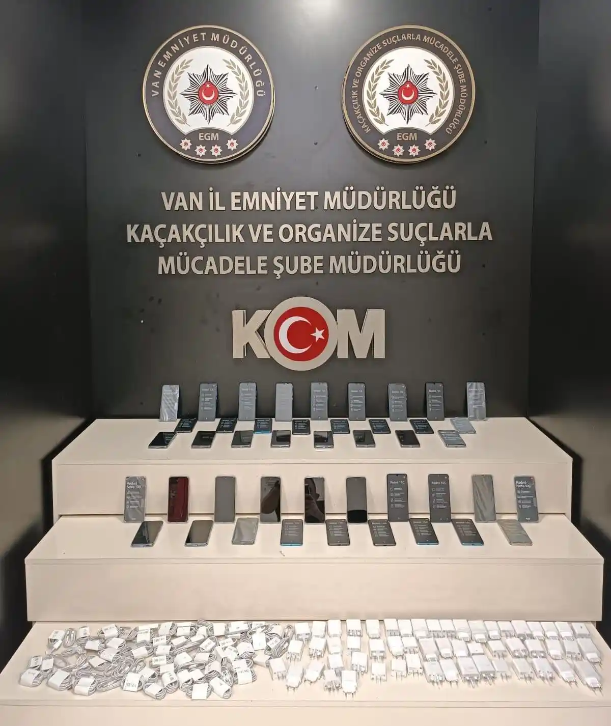 Van’da çok sayıda gümrük kaçağı malzeme ele geçirildi