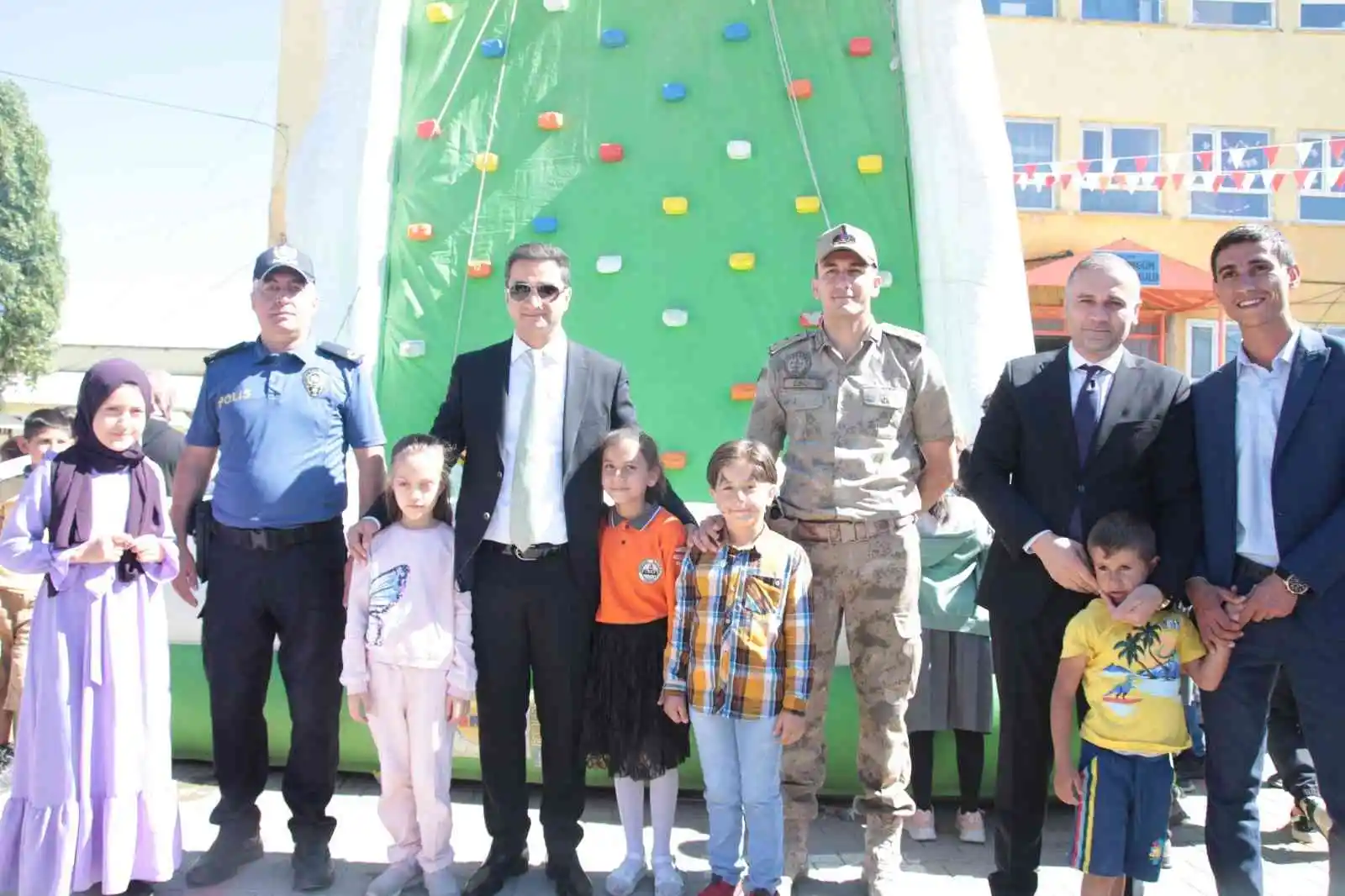 Varto'da ilk kez çocuk festivali düzenlendi
