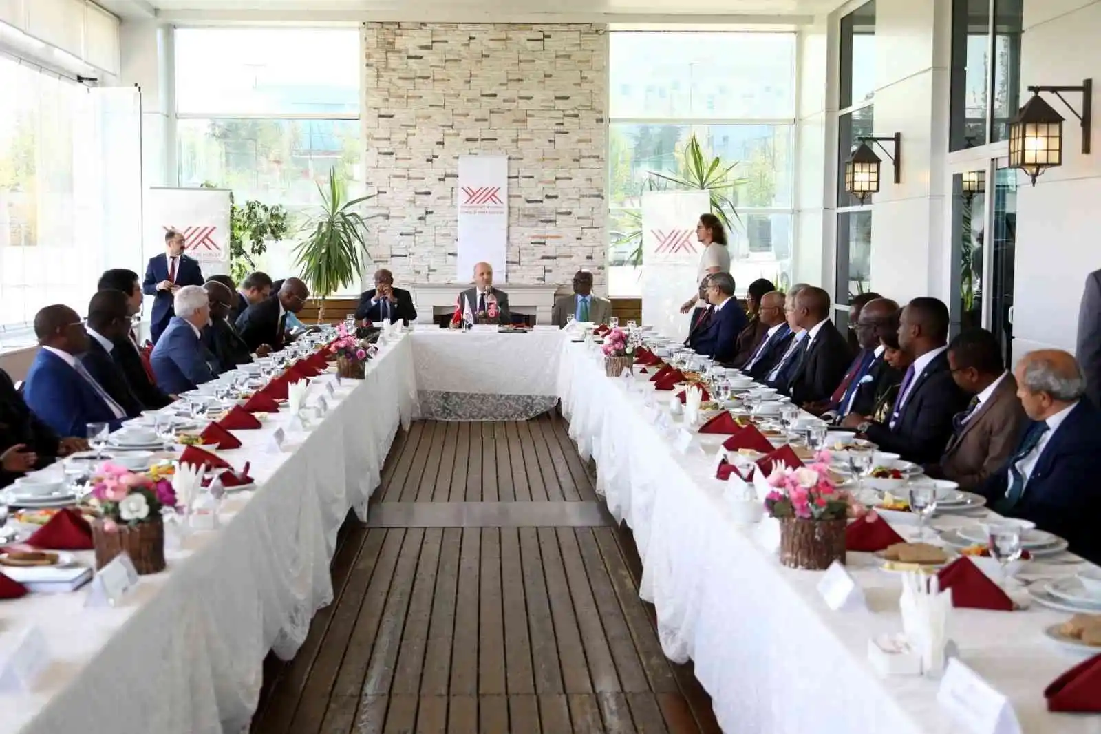 YÖK Başkanı Özvar, 30 Afrika ülkesi büyükelçileri ve maslahatgüzarları ile bir araya geldi
