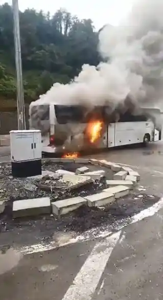 Yolcu otobüsü yangınında yolcular şoförü suçladı
