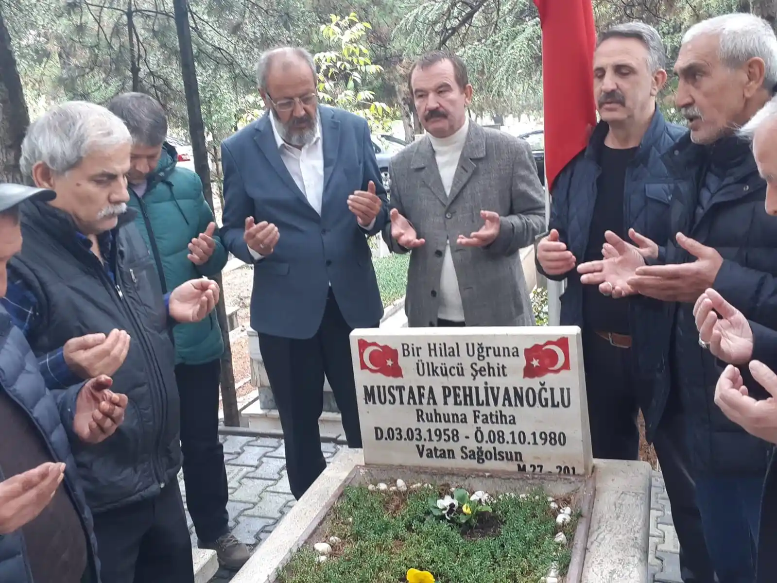 12 Eylül Darbesi’nde idam edilen Mustafa Pehlivanoğlu ölüm yıl dönümünde mezarı başında anıldı
