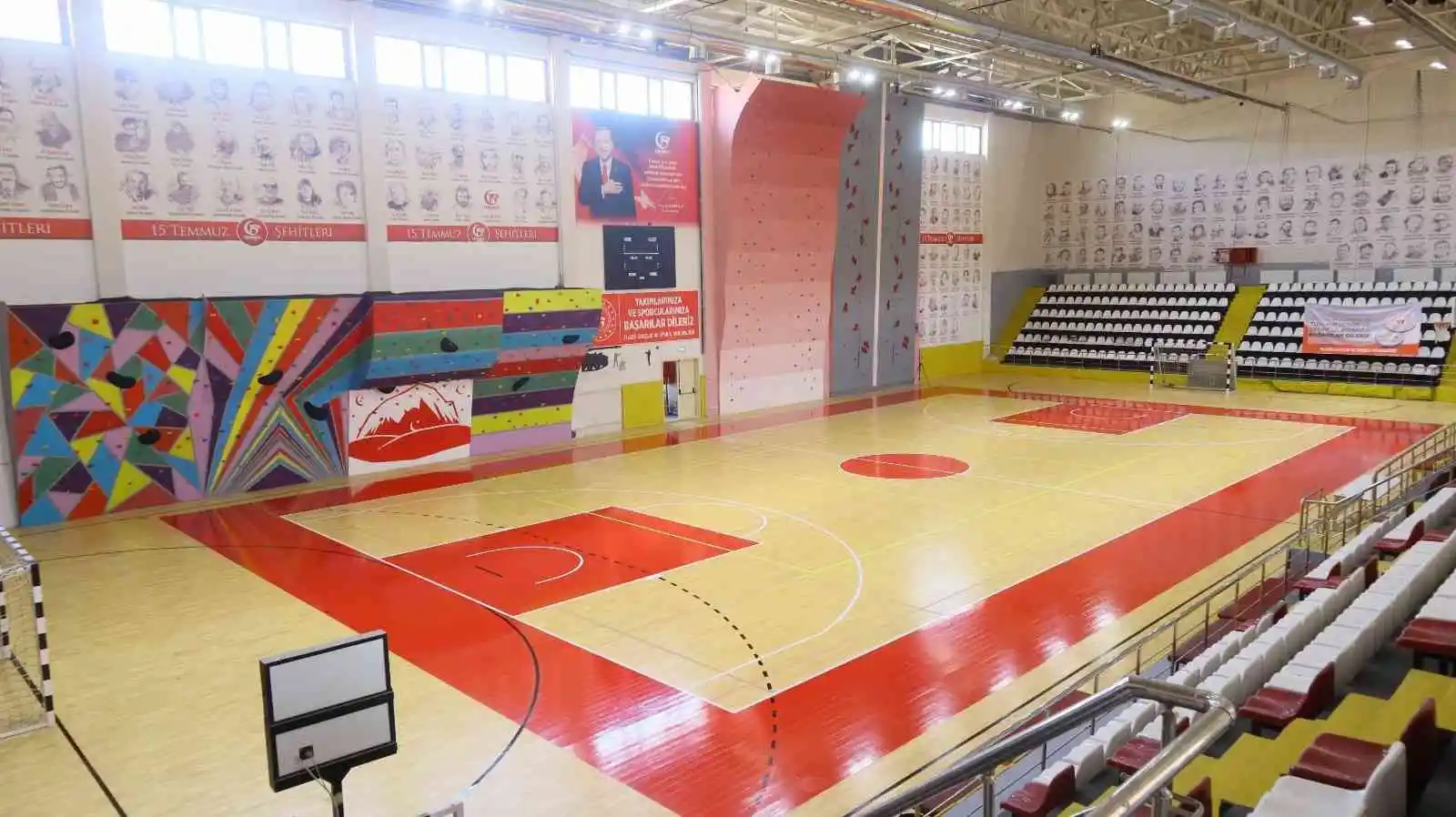 15 Temmuz Spor Salonu'nda bakım onarım çalışmaları sona erdi
