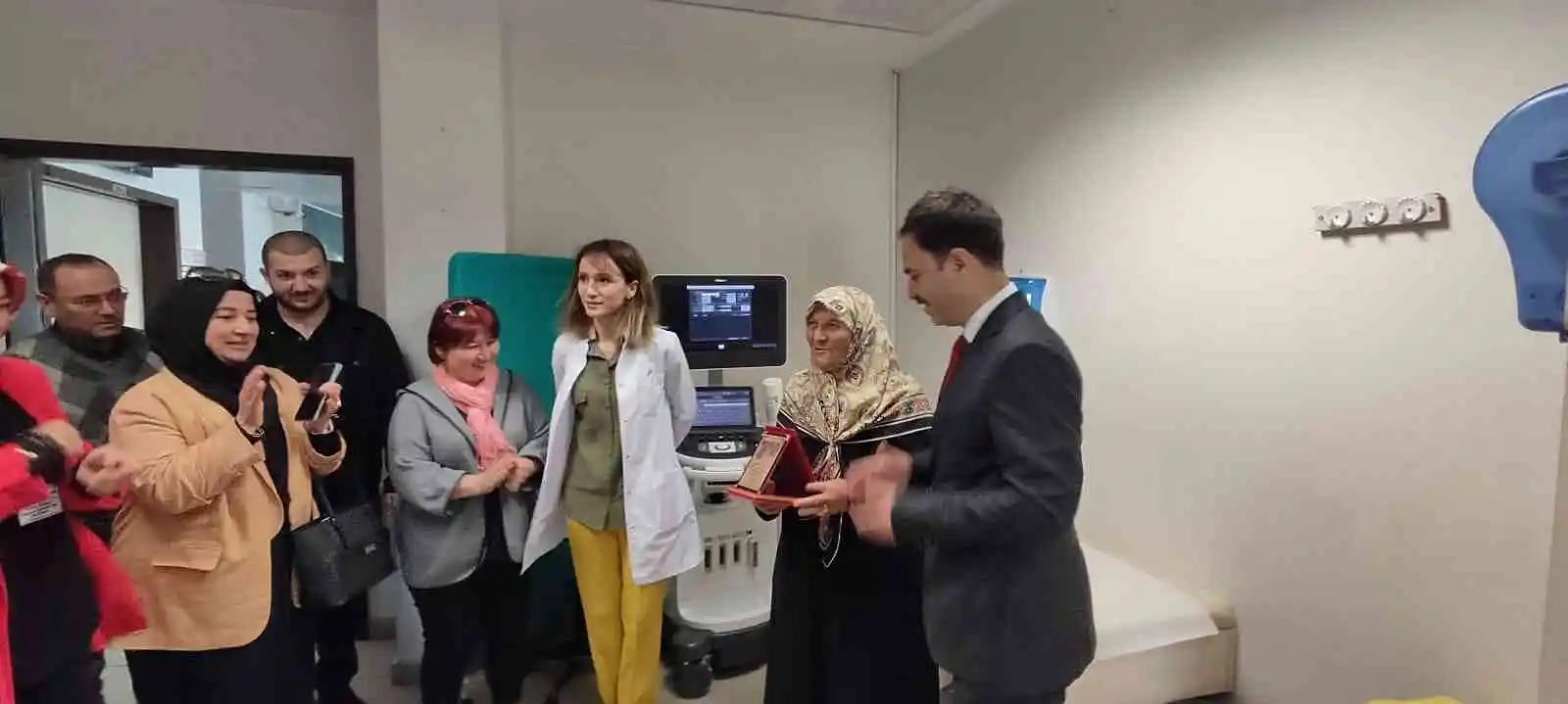 15 yıllık hayalini gerçekleştirdi, tedavi olduğu hastaneye 1 milyon TL’lik cihaz bağışladı