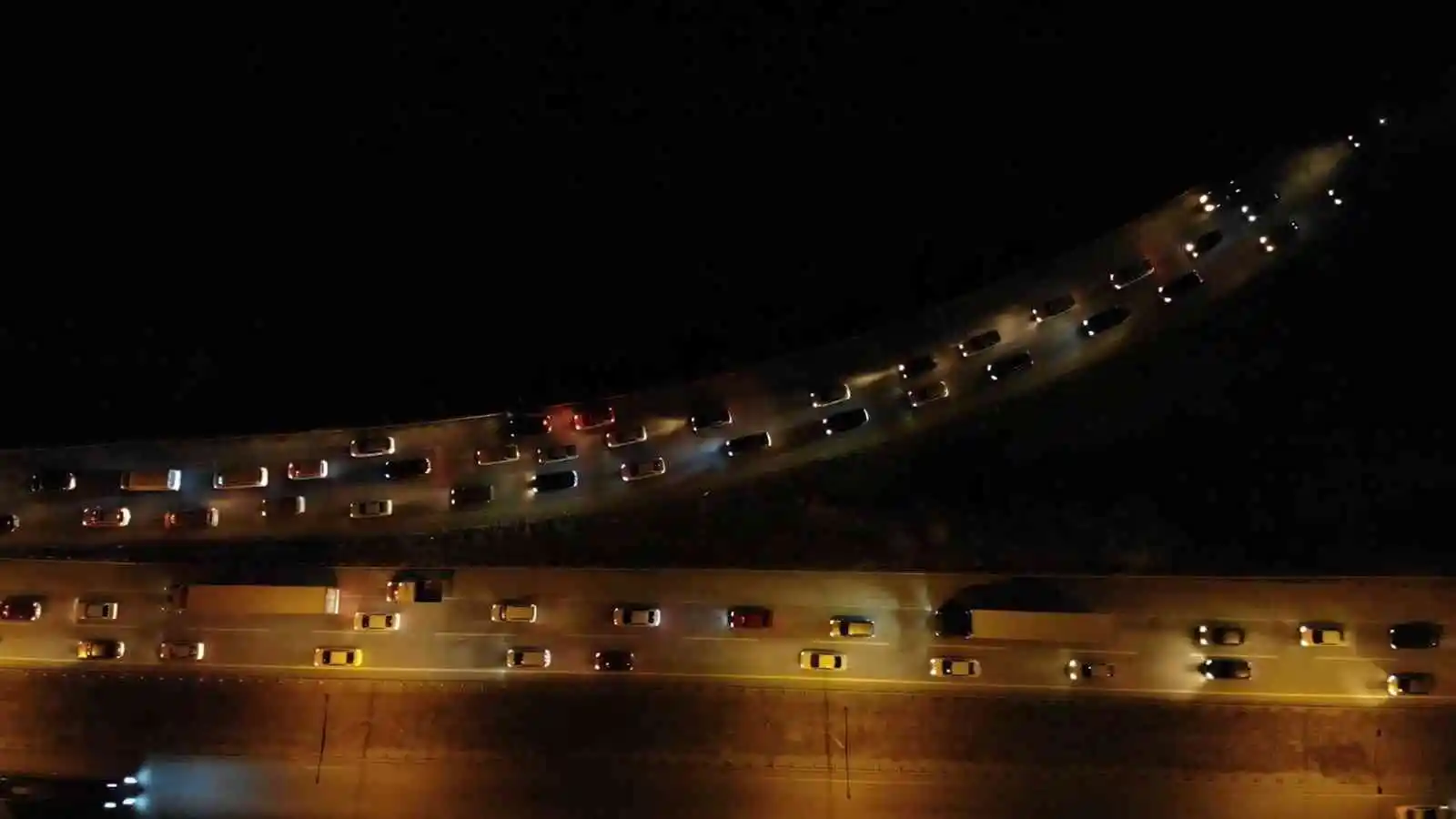 43 ilin geçiş güzergahındaki trafik yoğunluğu havadan görüntülendi