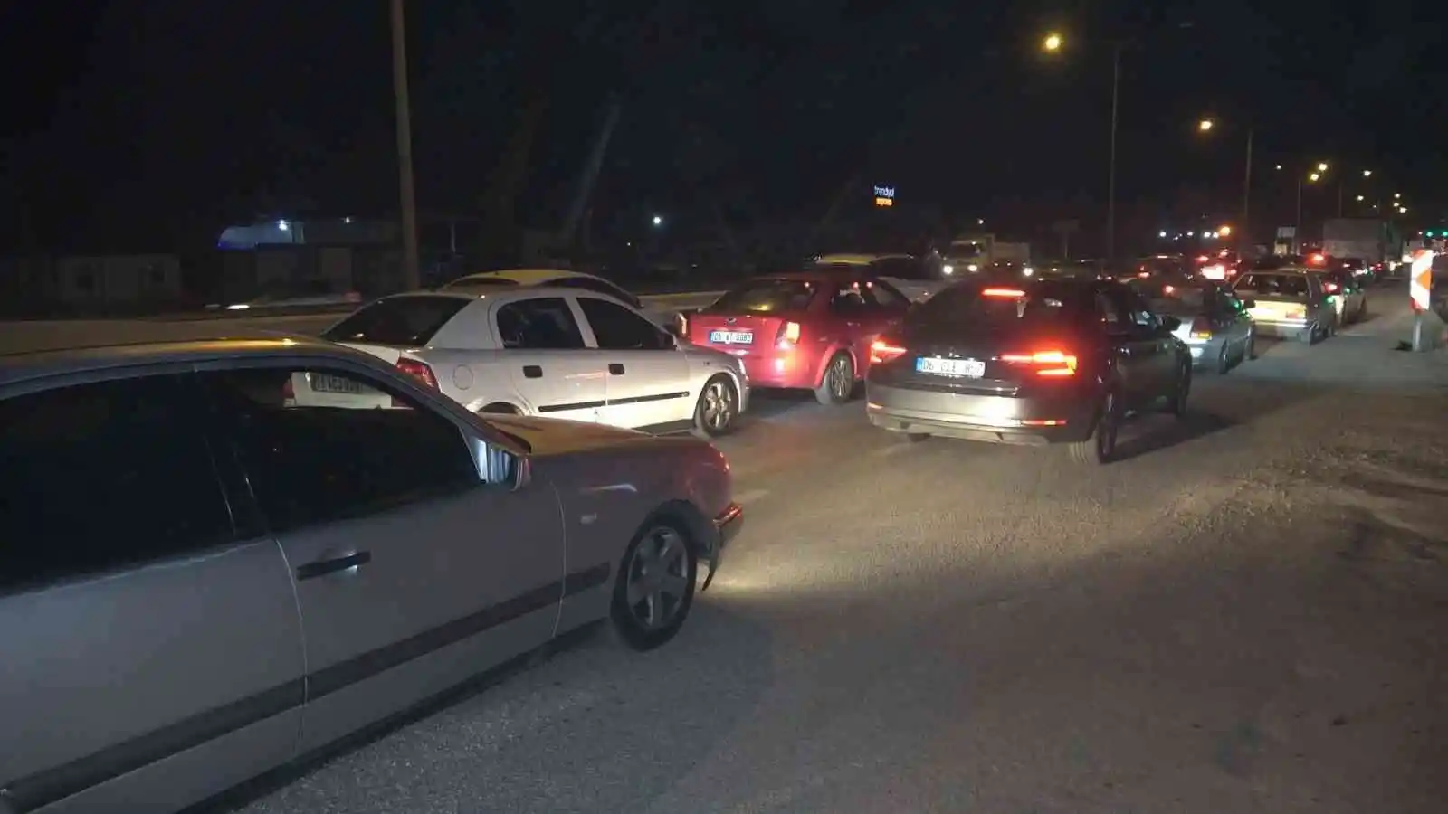 43 ilin geçiş güzergahındaki trafik yoğunluğu havadan görüntülendi