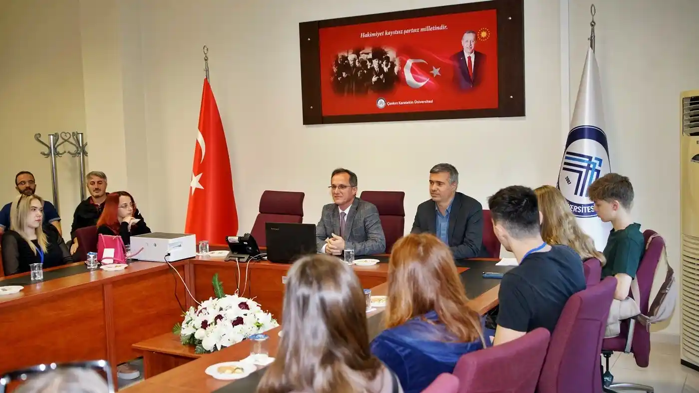 5 farklı ülkeden 60 genç ÇAKÜ’yü ziyaret etti
