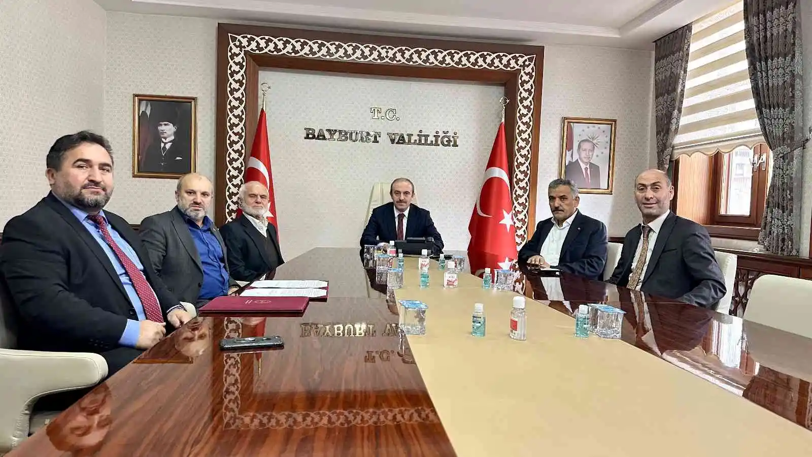 5 katlı binayı Kur’an kursuna bağışladılar