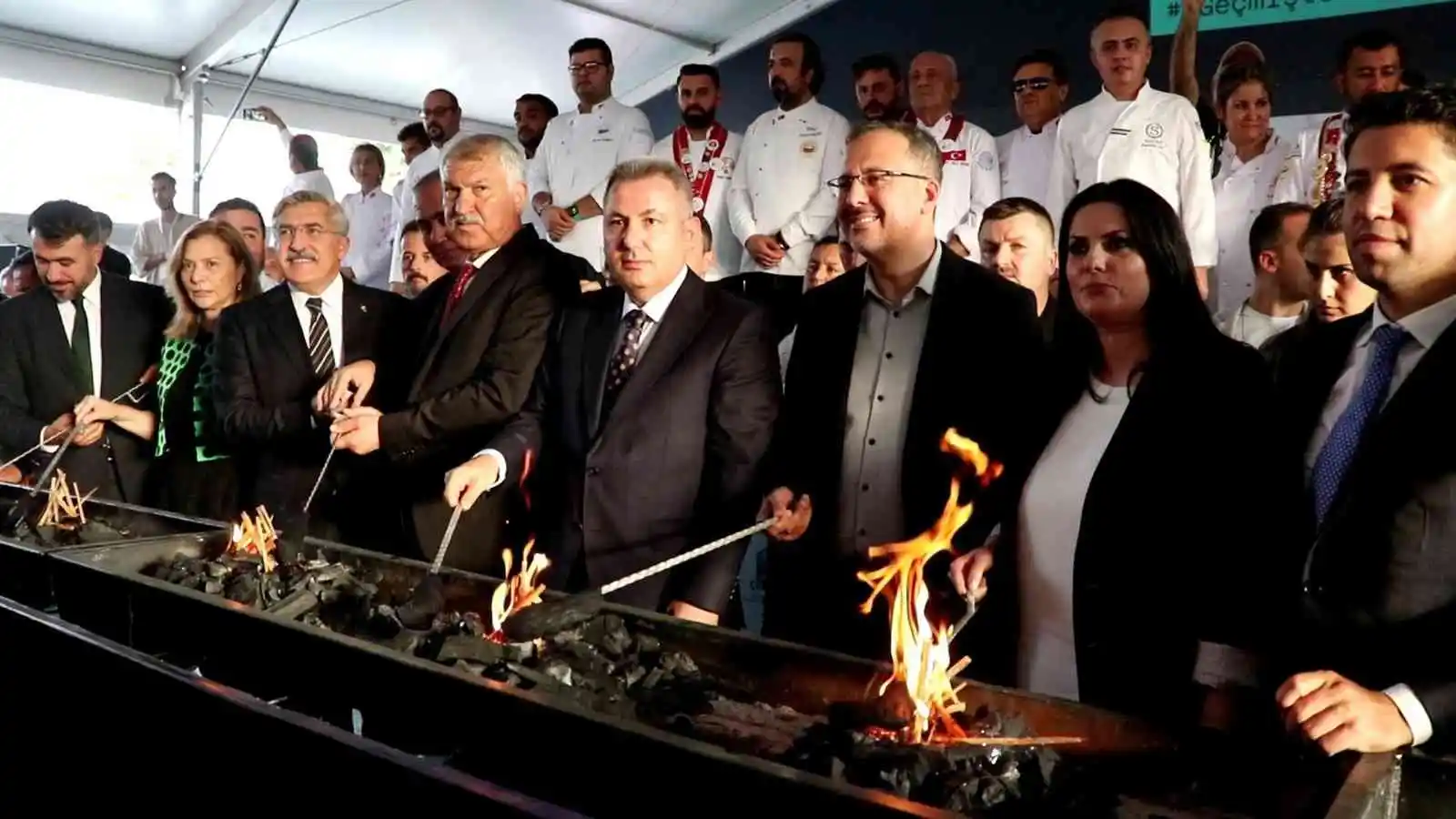 6. Uluslararası Adana Lezzet Festivali'nin mangal ateşi yakıldı