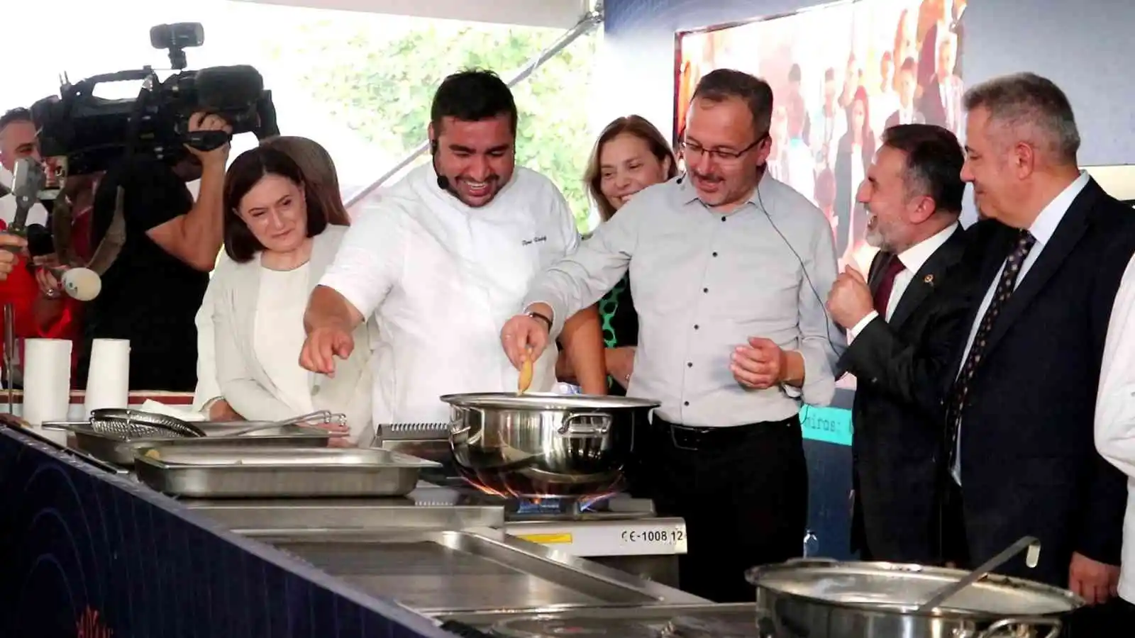 6. Uluslararası Adana Lezzet Festivali’nin mangal ateşi yakıldı