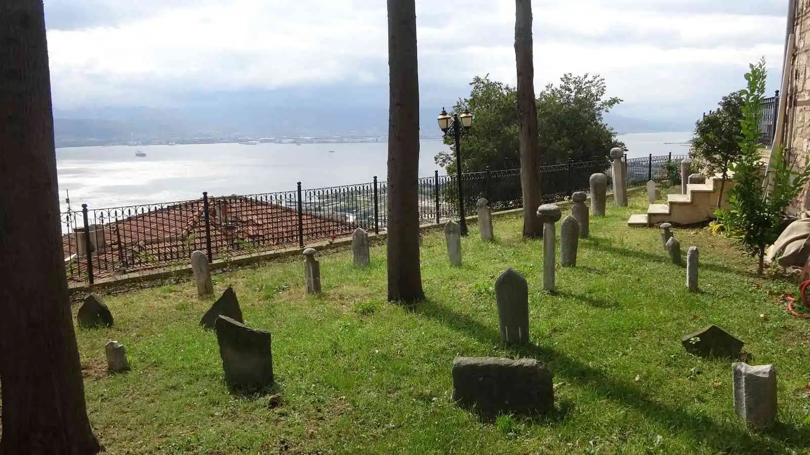 690 yıldır ayakta, kılıçla hutbe geleneği bu camide yaşatılıyor