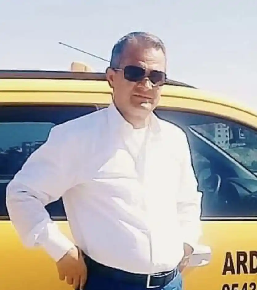 Adana’da taksi şoförü bıçaklanacak öldürüldü