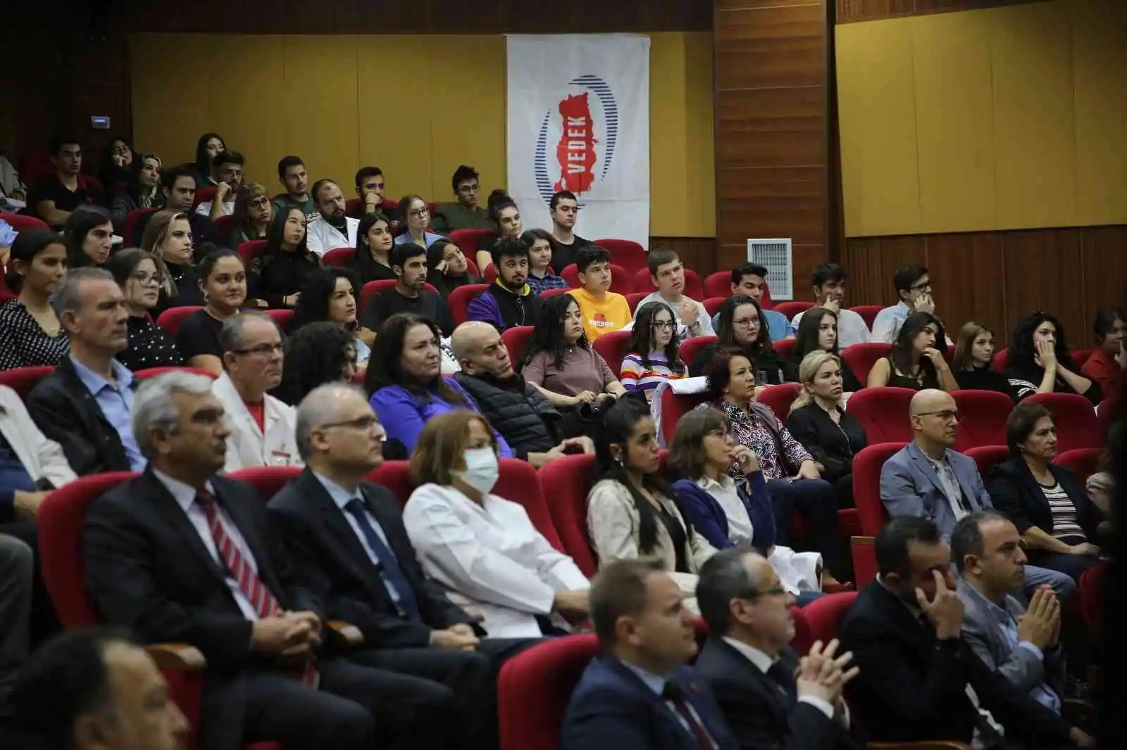 ADÜ Veteriner Fakültesi’nde ilk kez Beyaz Önlük Giyme Töreni gerçekleşti