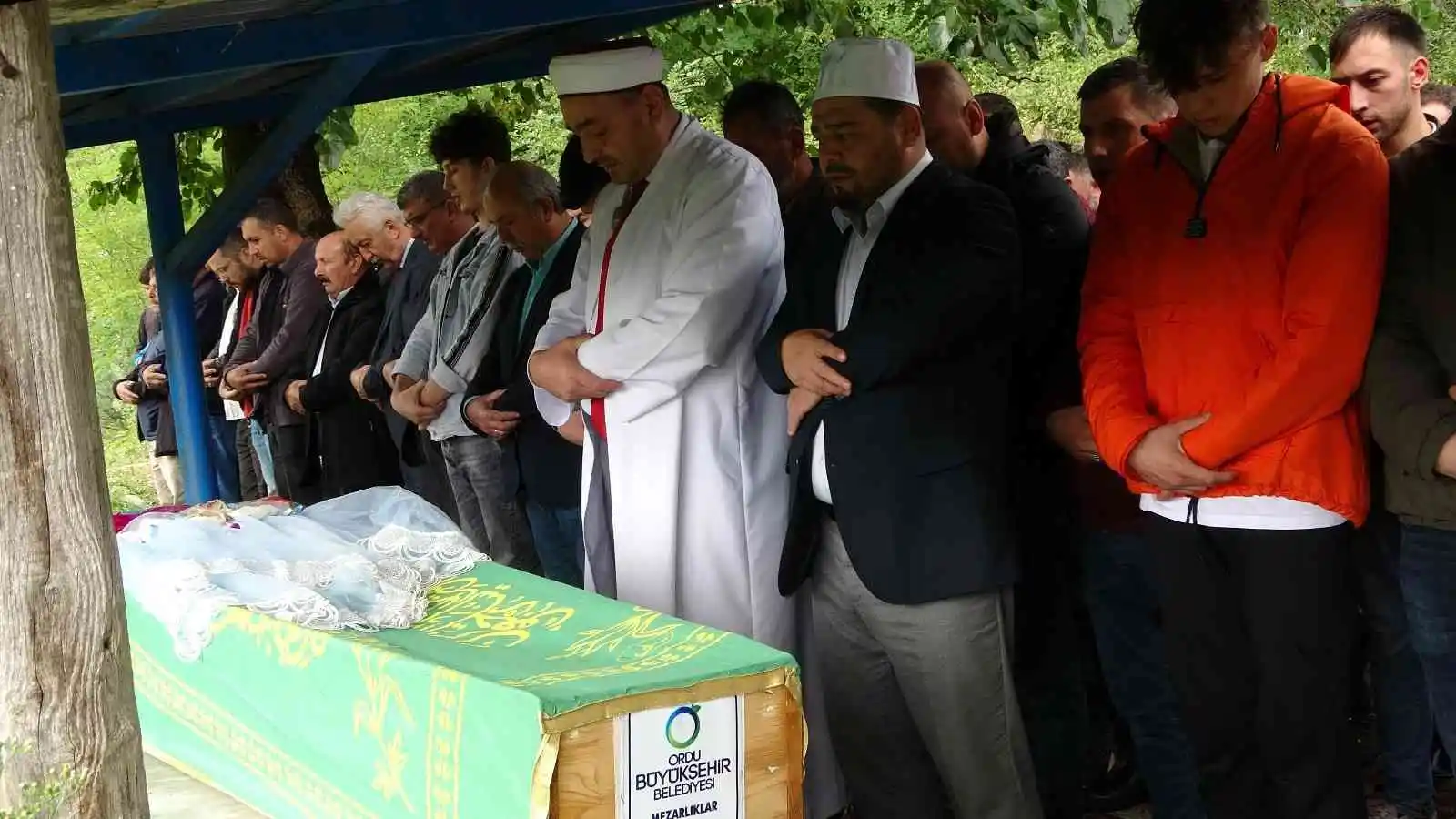 Ağabeyi tarafından kazara vurulan Şevval son yolculuğuna uğurlandı
