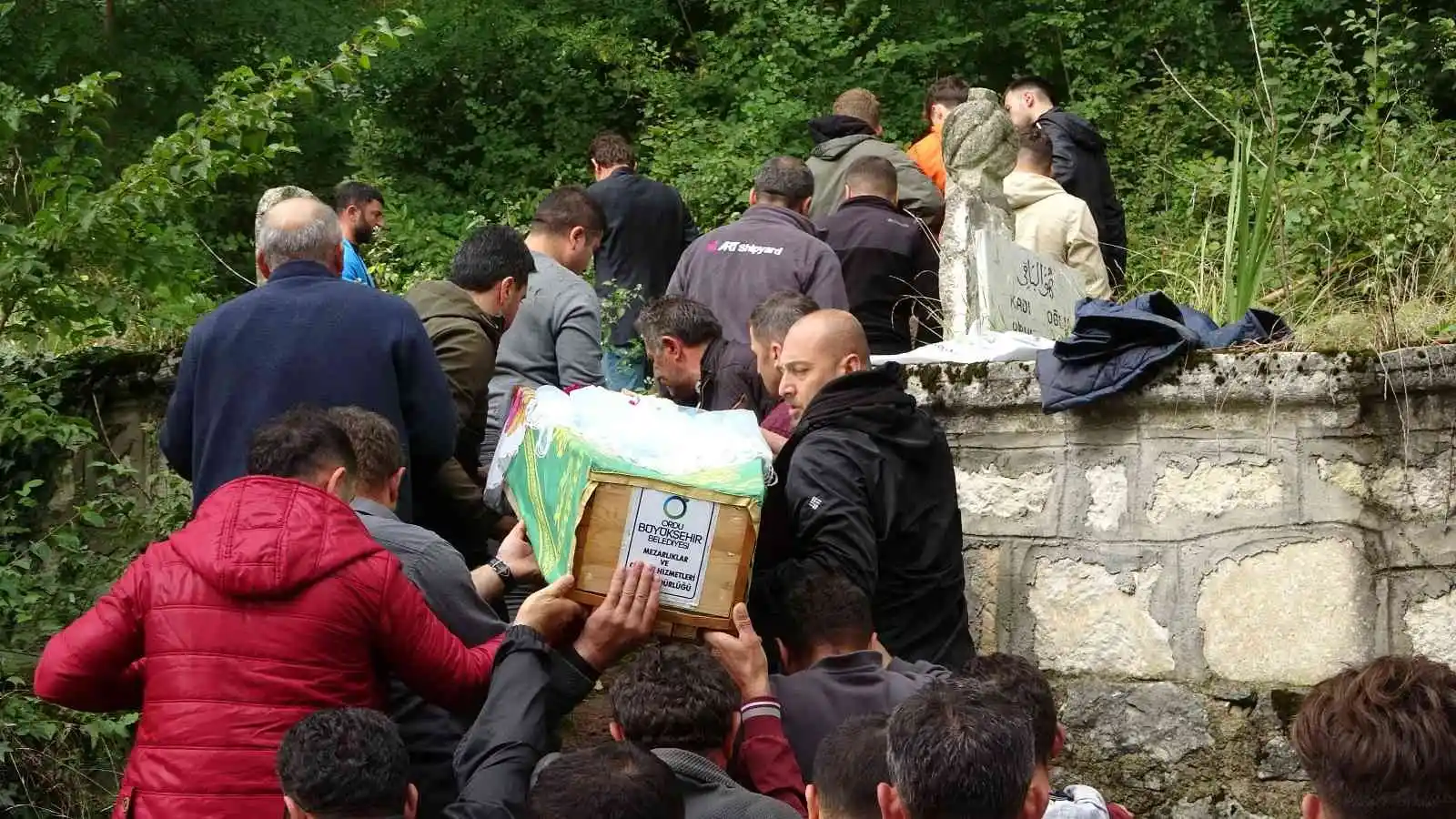 Ağabeyi tarafından kazara vurulan Şevval son yolculuğuna uğurlandı
