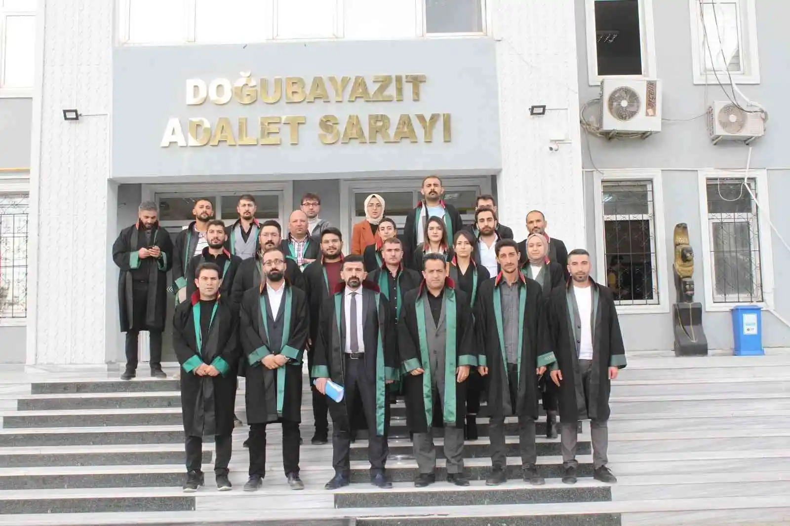 Ağrı'da duruşmadan çıkan avukat darp edildi
