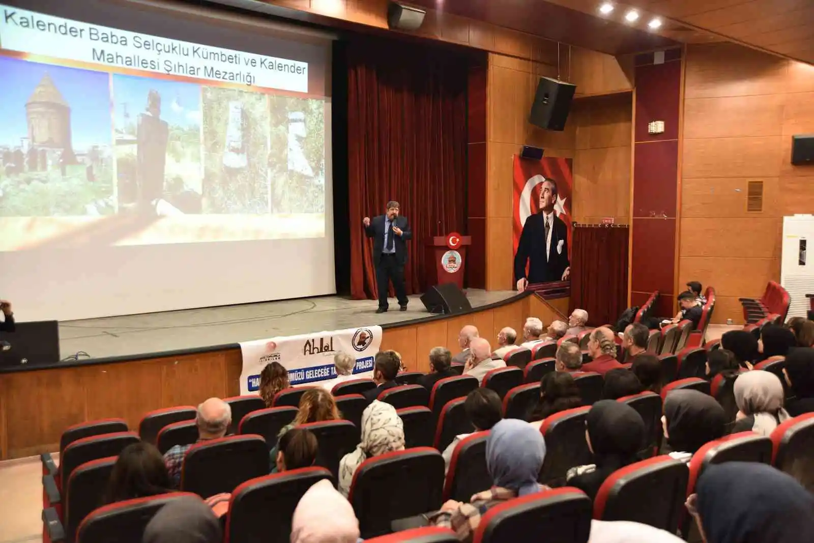 Ahlat'ta 'Dervişoğlu Kavalcı Recep' konulu konferans