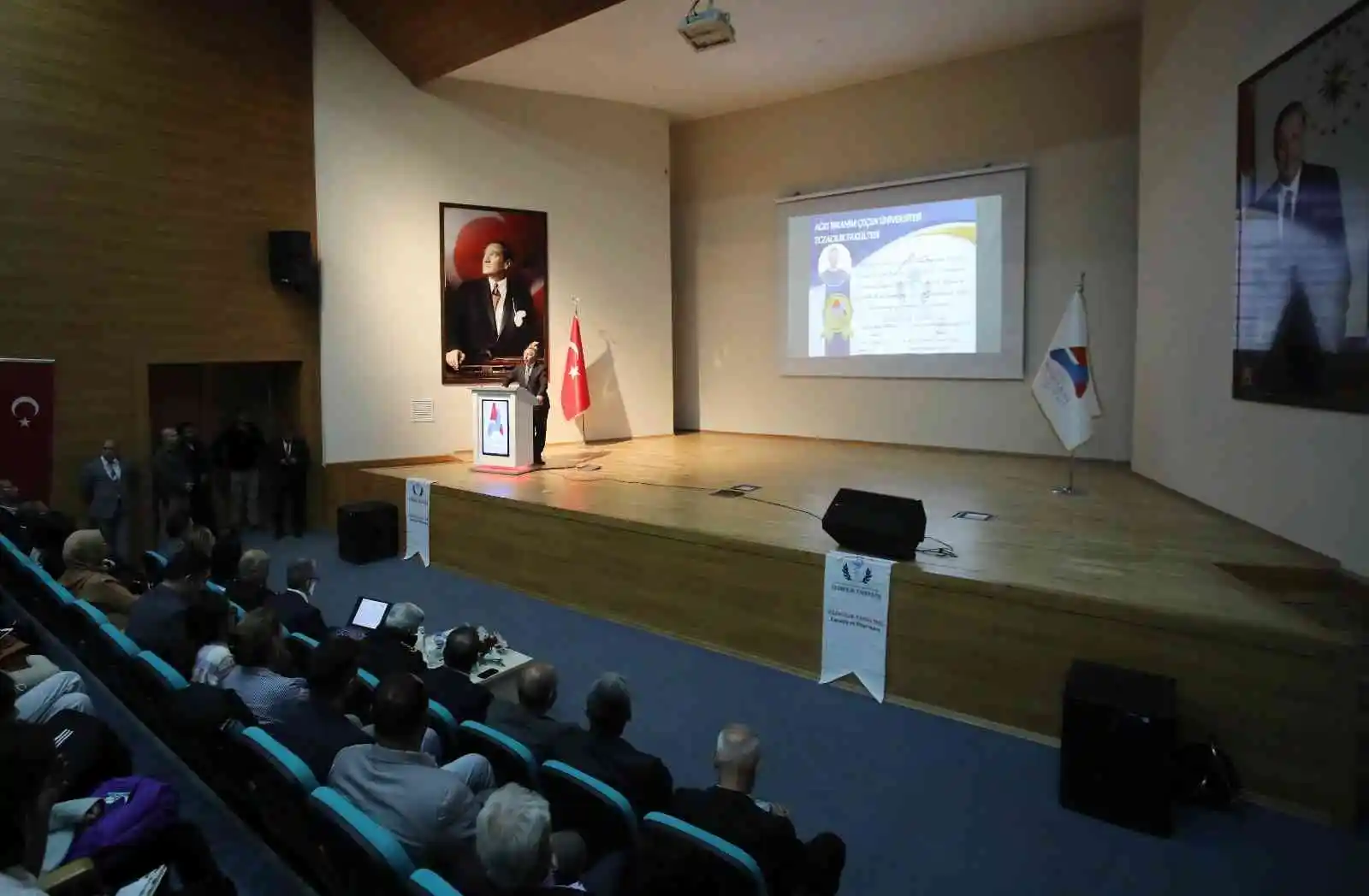 AİÇÜ’de “AR-GE ve İnovasyon Konferansı” düzenlendi
