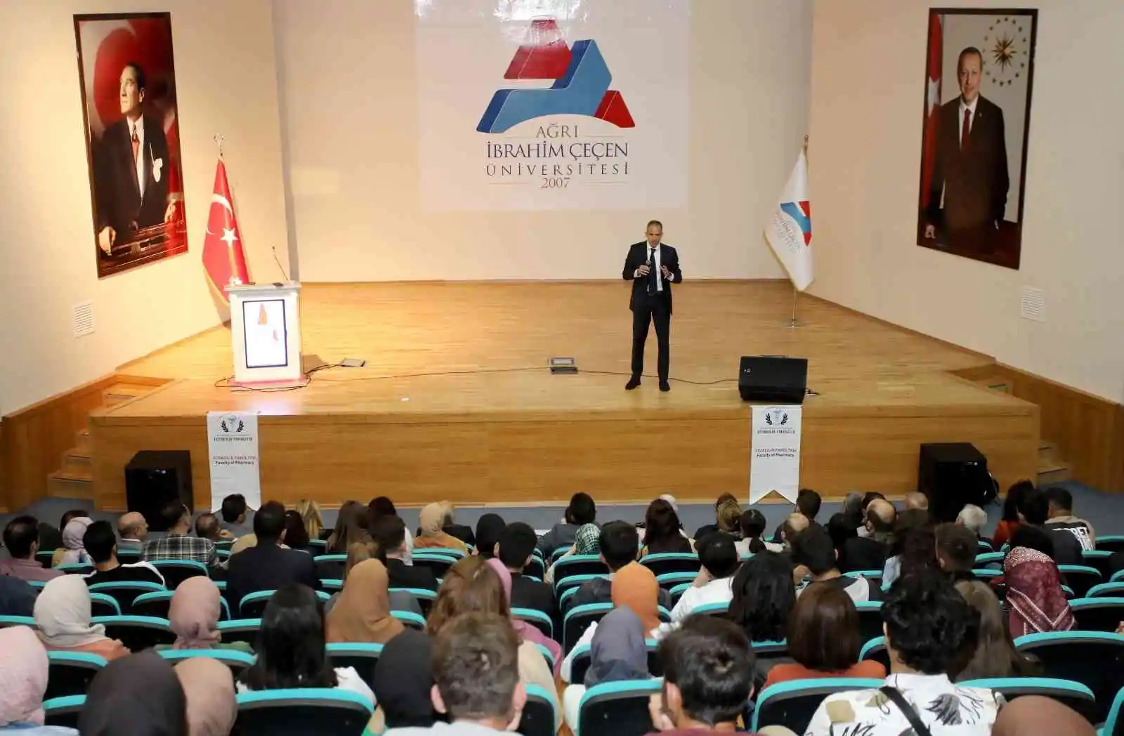 AİÇÜ’de “AR-GE ve İnovasyon Konferansı” düzenlendi
