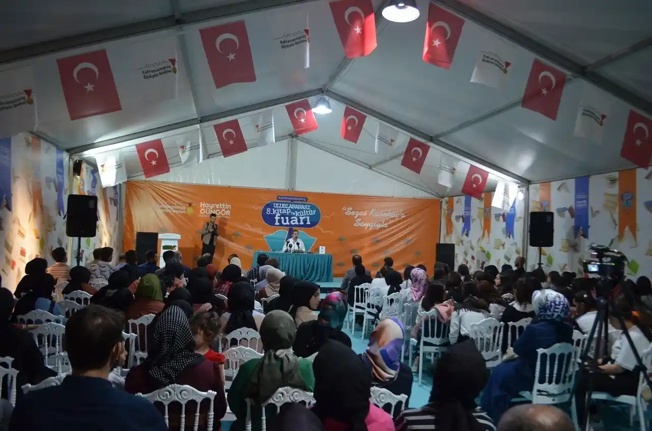 AK Parti Genel Başkan Yardımcısı Mustafa Şen: "Kitap okumayı bilmediğimiz için pek akılda kalmıyor"