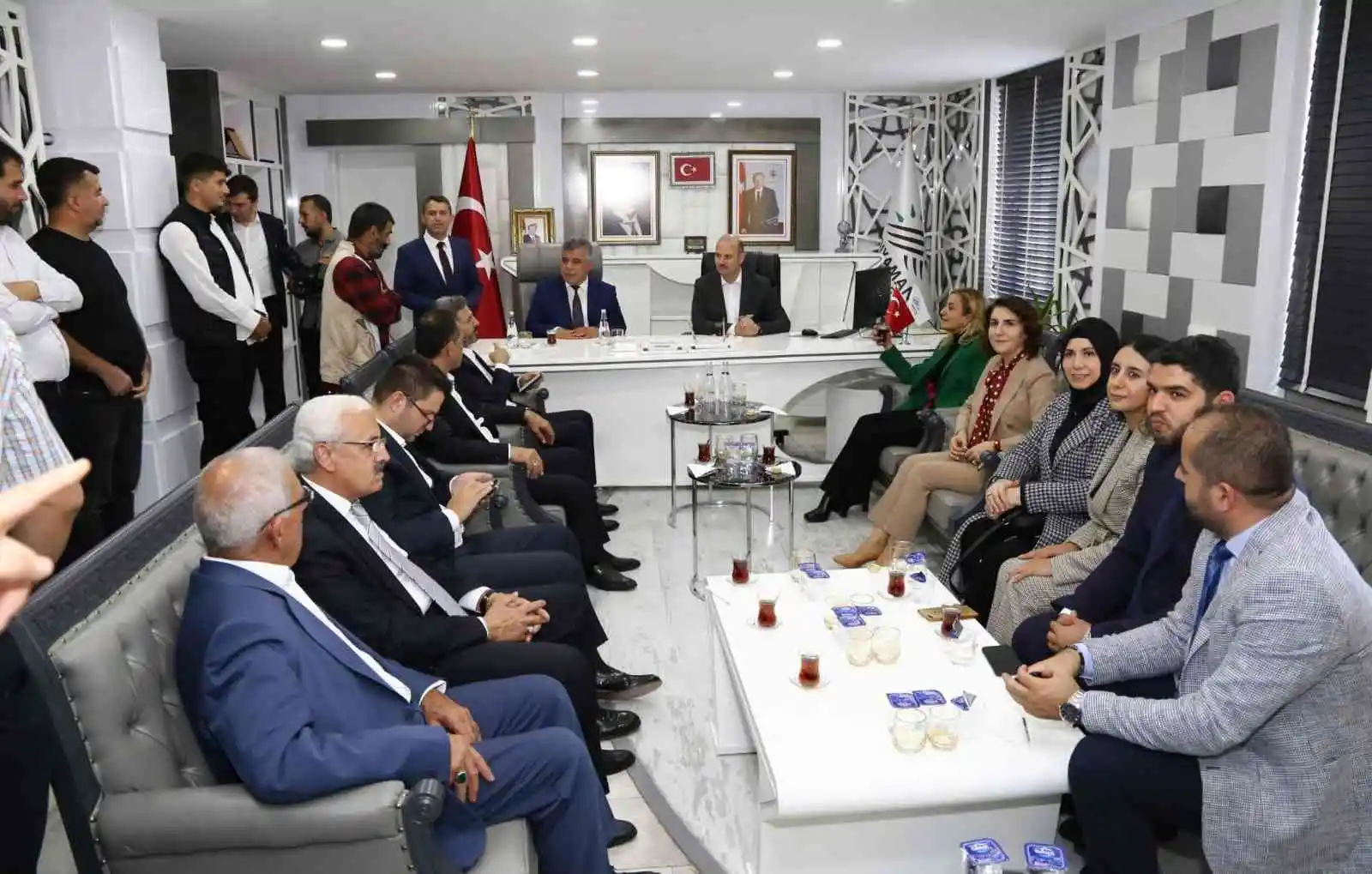 AK Partili İleri, Adıyaman’da belediyenin çalışmalarını inceledi