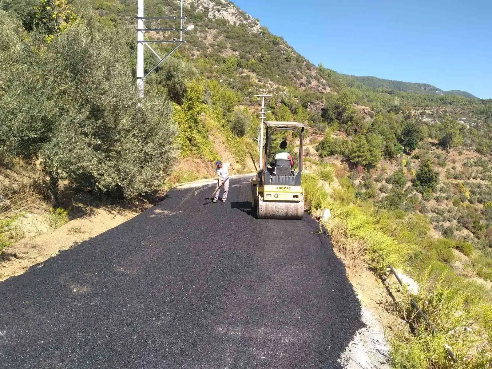 Alanya’nın kırsal yollarında kış hazırlıkları sürüyor
