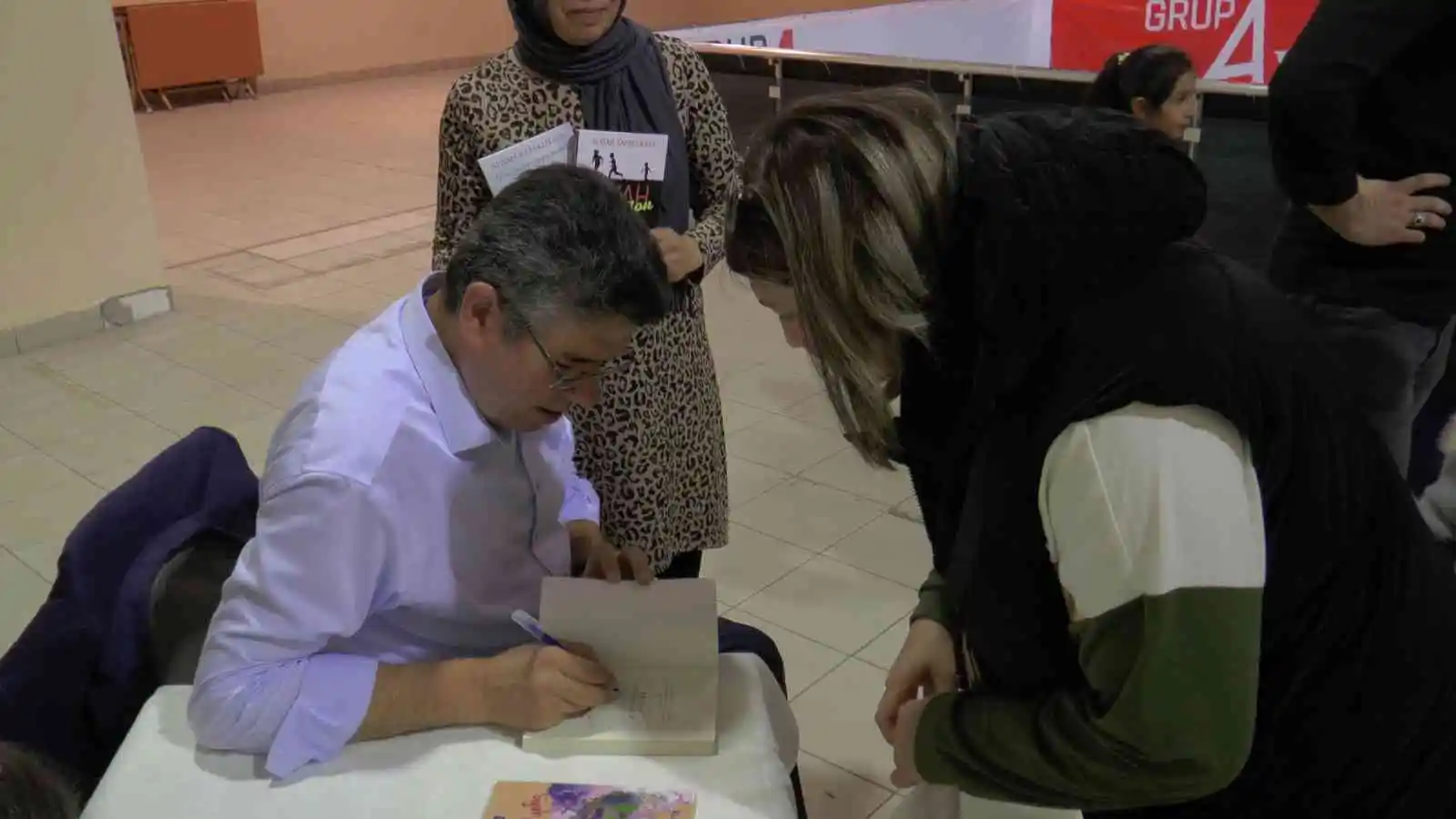 Alişan Kapaklıkaya okurlarıyla buluştu
