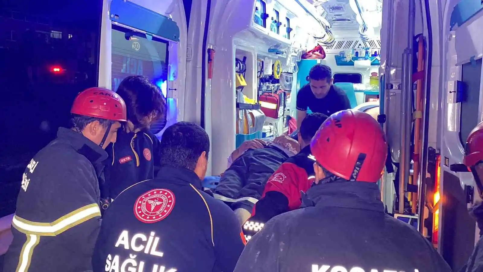 Alkollü sürücü hatalı sollama yaptı, ortalık savaş alanına döndü
