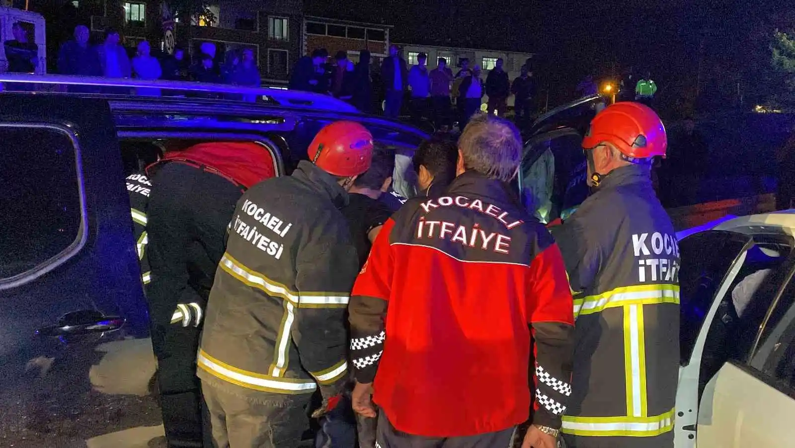 Alkollü sürücü hatalı sollama yaptı, ortalık savaş alanına döndü
