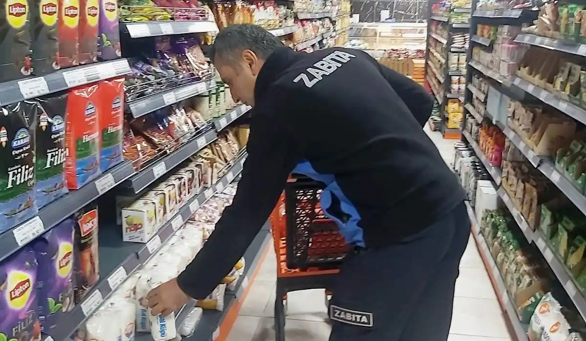 Altınova'da marketler denetlendi