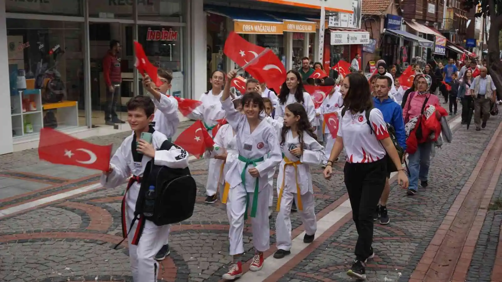 Amatör Spor Haftası kutlamaları renkli görüntülerle başladı
