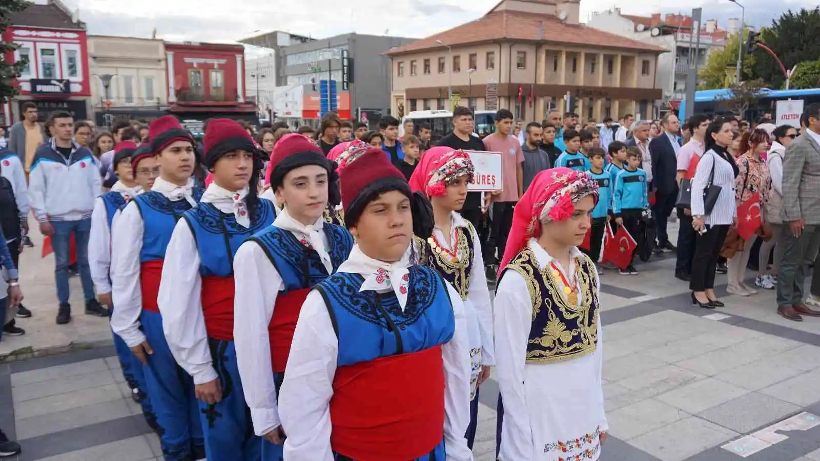 Amatör Spor Haftası kutlamaları renkli görüntülerle başladı
