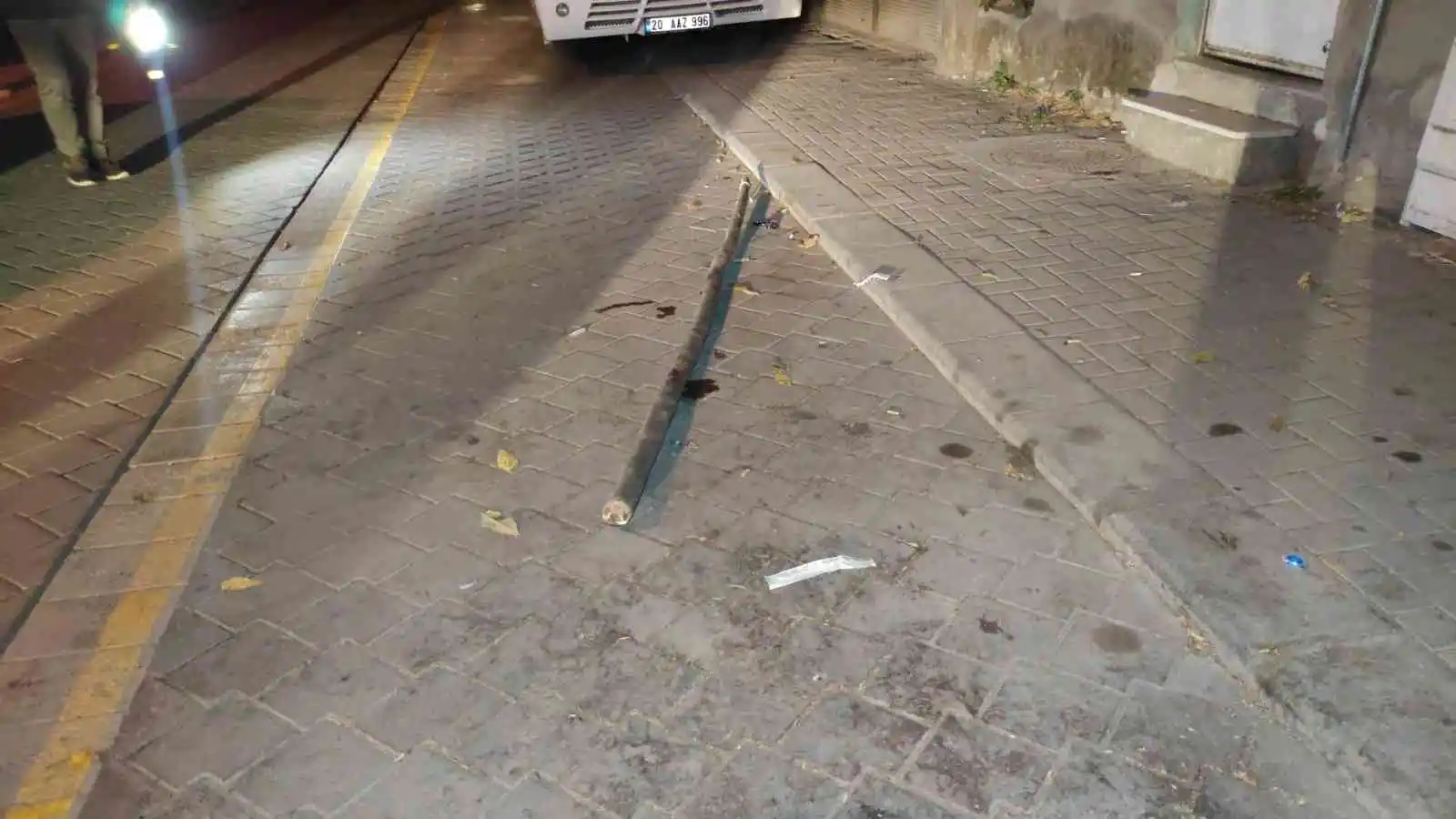 Amca oğullarının muhtarlık seçimine dayanan kavgasında kan aktı: 4 yaralı
