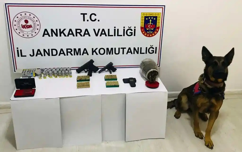 Ankara'da jandarmadan uyuşturucu operasyonu: 3 kişi tutuklandı
