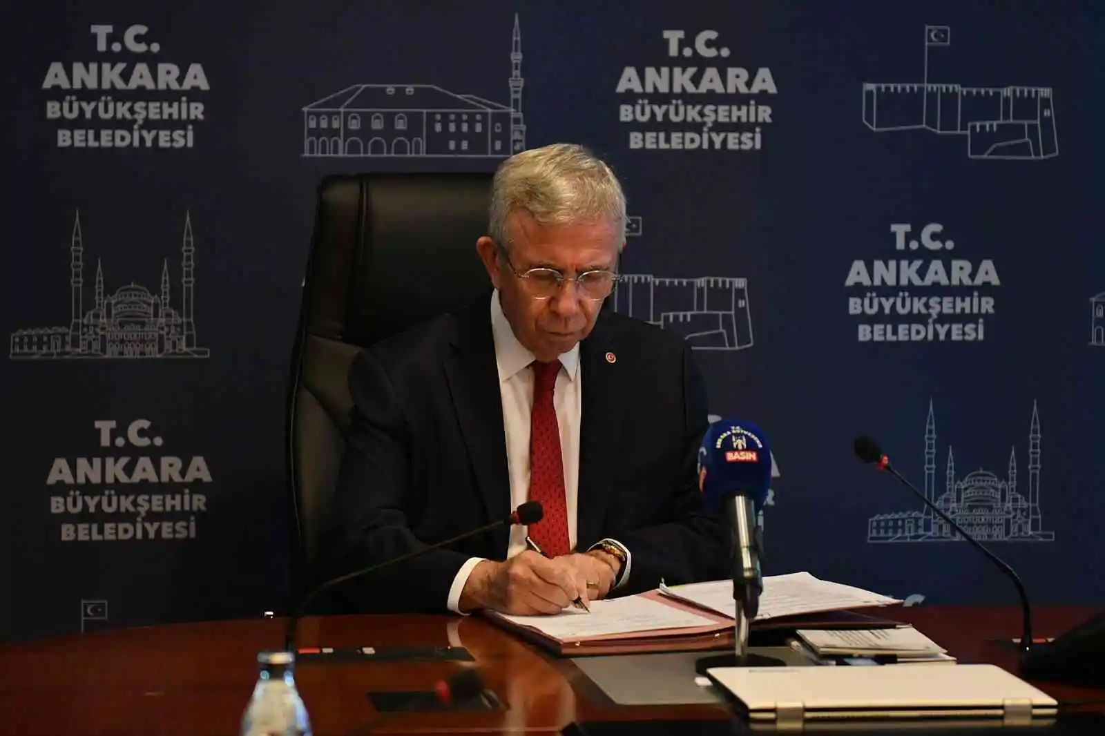 Ankara’da yapılacak 3 yeni metro hattının projeleri için imzalar atıldı