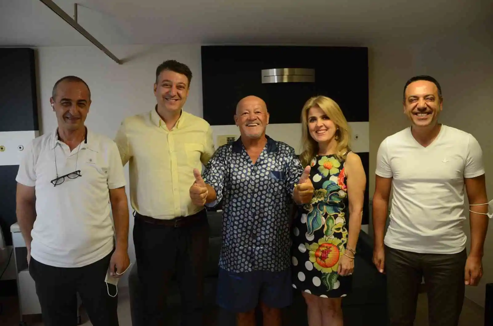 Antalya'da 71 yaşındaki Alman hastanın kalbine ameliyatsız dokunuş